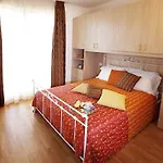 Residence-11 To Choose From In An Exclusive By Italian Apartmán
