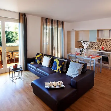 Residence-11 To Choose From In An Exclusive By Italian Apartamento Tremezzo