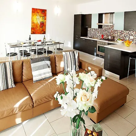 Residence-11 To Choose From In An Exclusive By Italian Apartamento Tremezzo